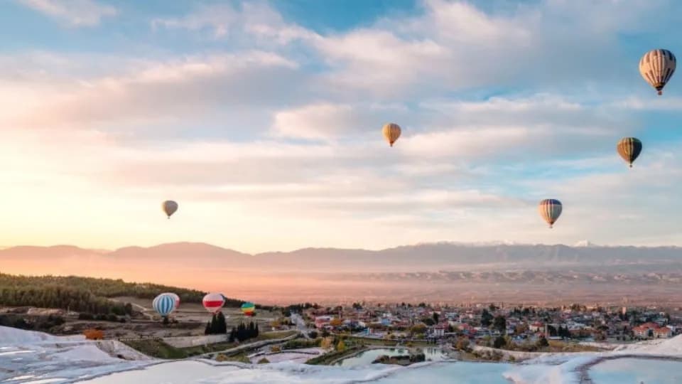 Pamukkale Hot Air Balloon Watching from Antalya with Lunch & Transfer - Image 1